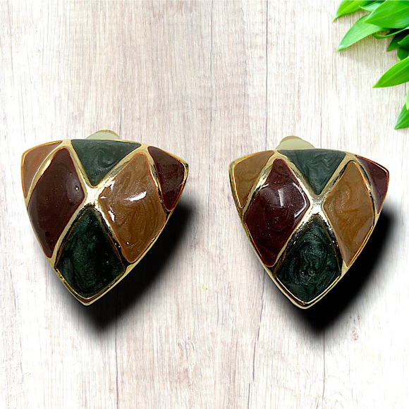 Vintage Harlequin Gold Tone Enamel Triangle Modernist Clip On Earrings Runway - Picture 1 of 5